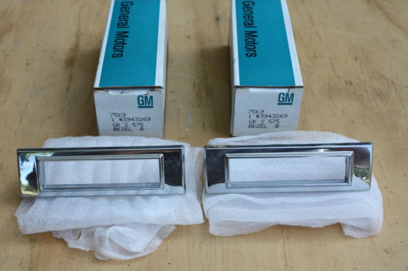 Vintage rare '69 camaro nos front side marker chrome bezels (pair) gm #3943269