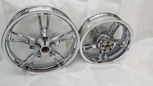 Harley davidson street glide enforcer flhx road glide chrome wheels 2014-2016.