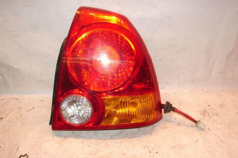 03 04 05 06 accent passenger side tail light