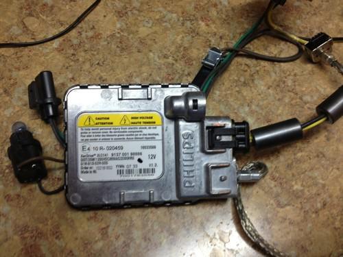 Cadillac 2006-09 sts xenon hid headlamp ballast oem phillips xld141