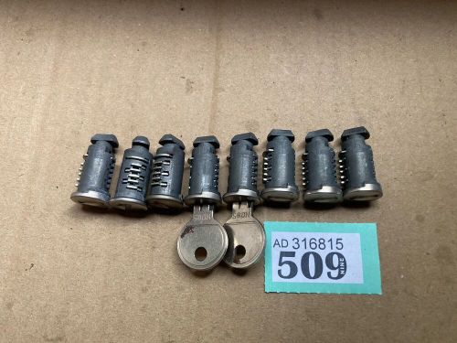 Genuine set of 8 x thule used barrel locks + 2 plus keys number n085