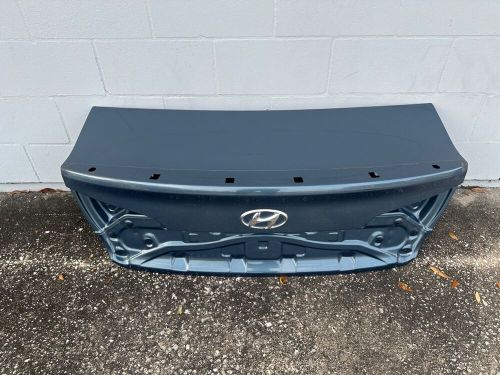 2015 - 2017 hyundai sonata rear trunk lid oem *** local pickup only ! ***