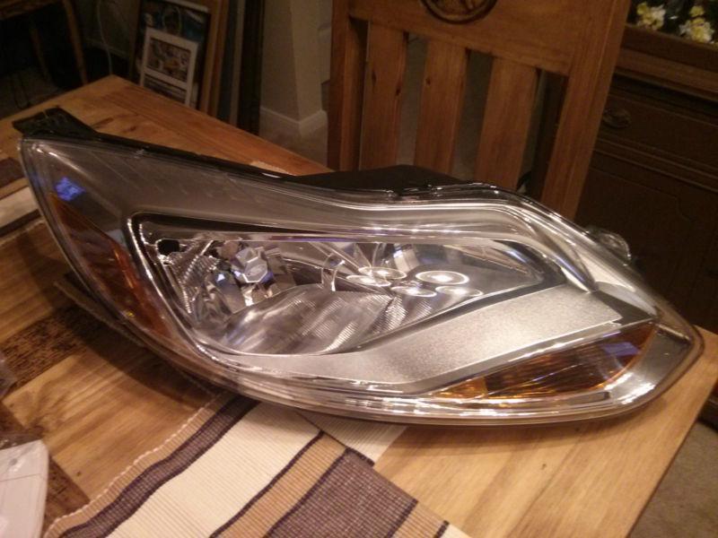 2012-2013 ford focus oem rh side headlight 