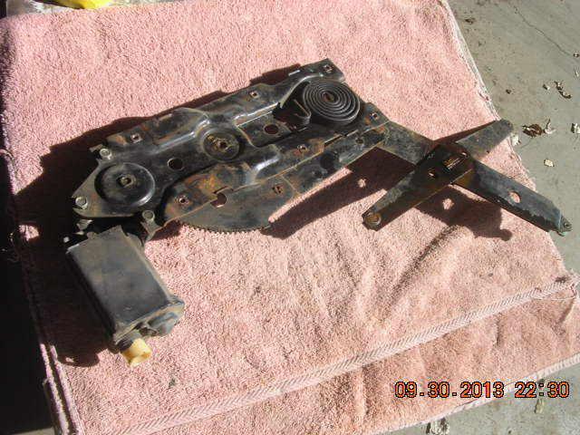 Cadillac  59 60 61 62 63 64 1961 4dr hdtp right rear power window riser