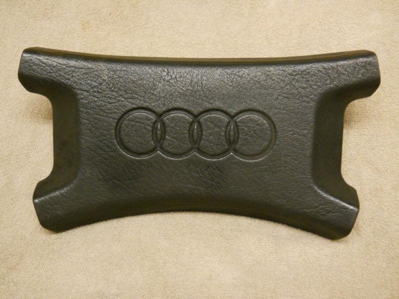 Audi > 4000 , s , cs "quattro" / steering wheel center pad , black , '85 - '87 .