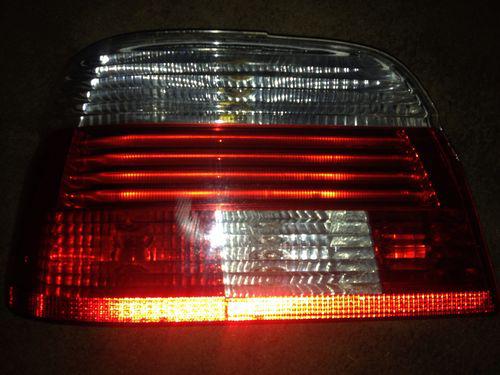 97-03 bmw e39 5 series tail light 