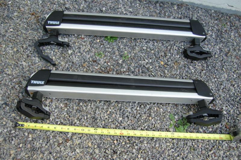 Thule universal rooftop ski & snowboard rack/fishing poles/