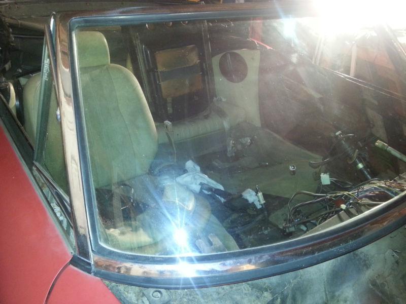 Fiat 2000 spider windshield with frame