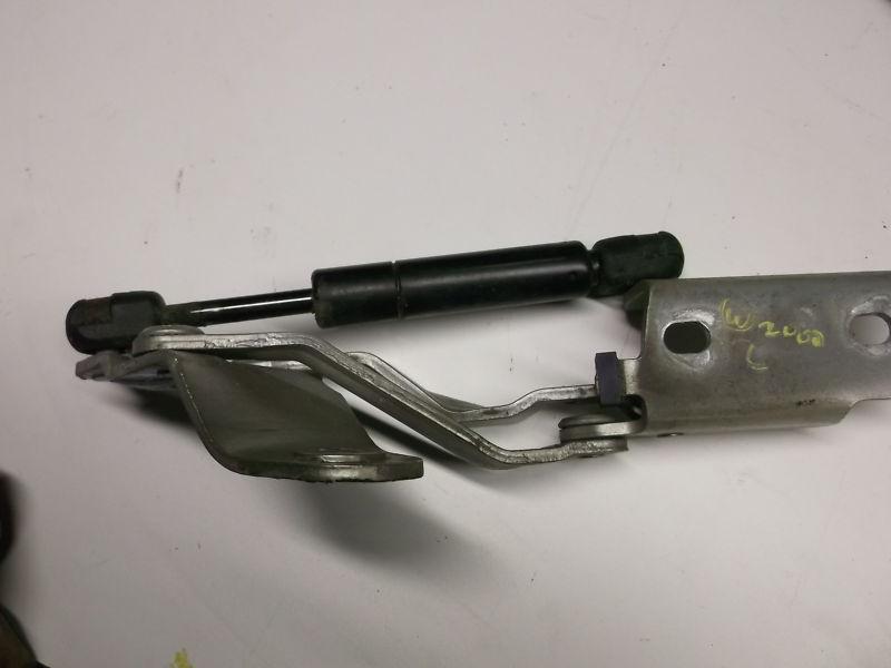 2000 vw cabrio left trunk lid hinge