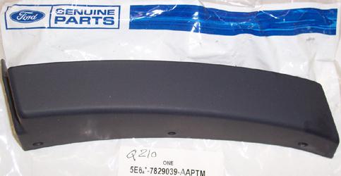 Ford 5e6z-7829039-aaptm moulding bumper pad cover new 