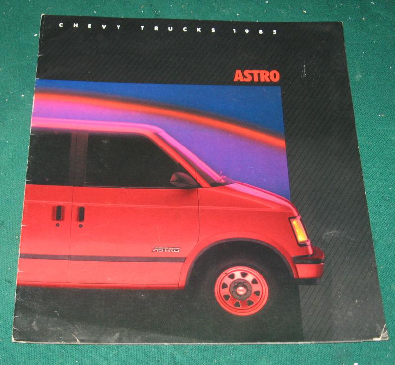 1985 chevy astro dealer sales brochure; passenger van; 20 pgs