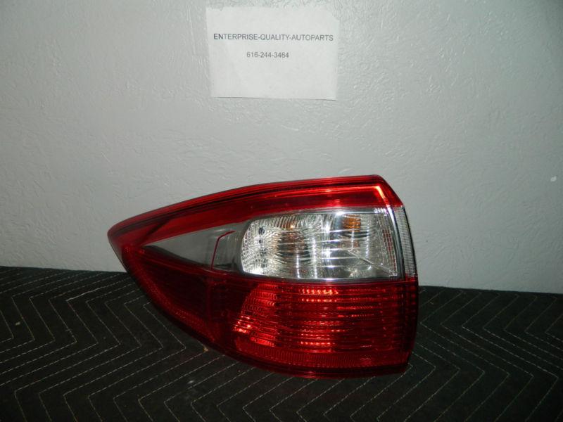 Oem 2013-2014 ford c-max left/ driver side tail light # dm51 13405 ac