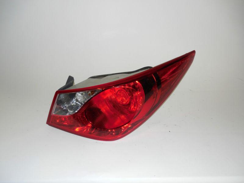 2011 2012 2013 hyundai sonata oem right tail light nice!