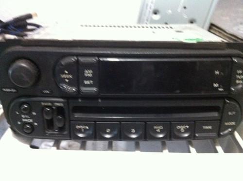 02-07 dodge chrysler jeep radio cd player factory oem  p05091556ah *