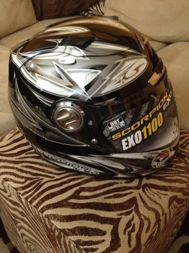 Scorpion street demon exo-1100 motorcycle helmet