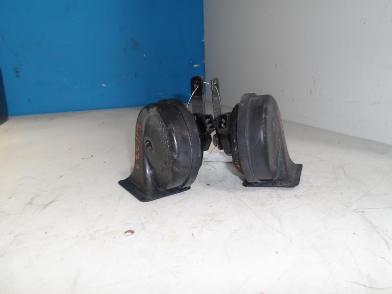 98 volvo v70 horn horn set 13160