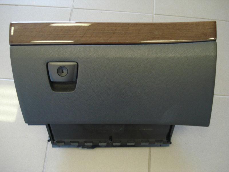 Volvo oem glove box assembly xc90