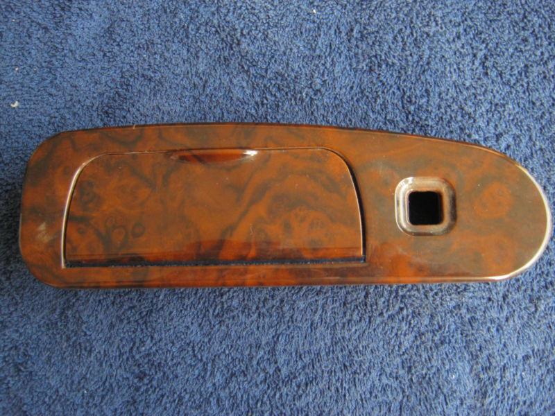  lincoln town car rear right ashtray  woodgrain 