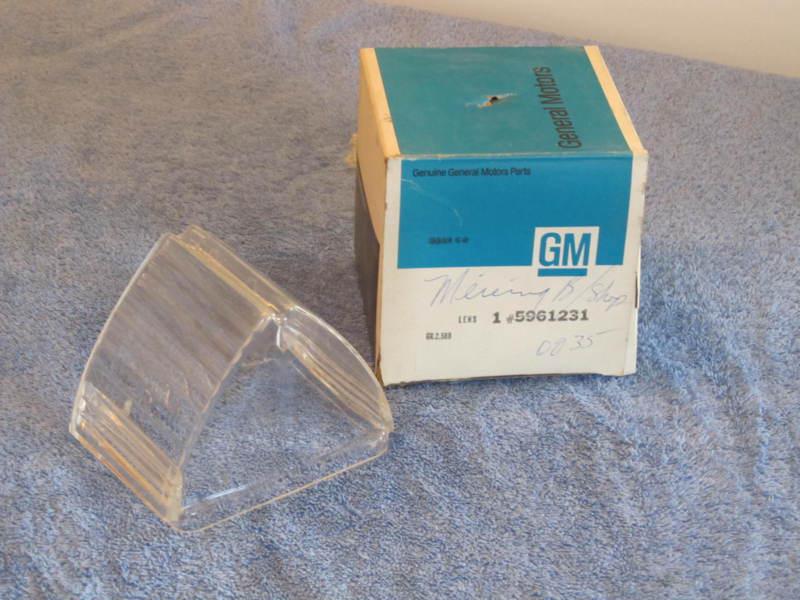 Nos 1969 cadillac deville parking light lens gm 5961231