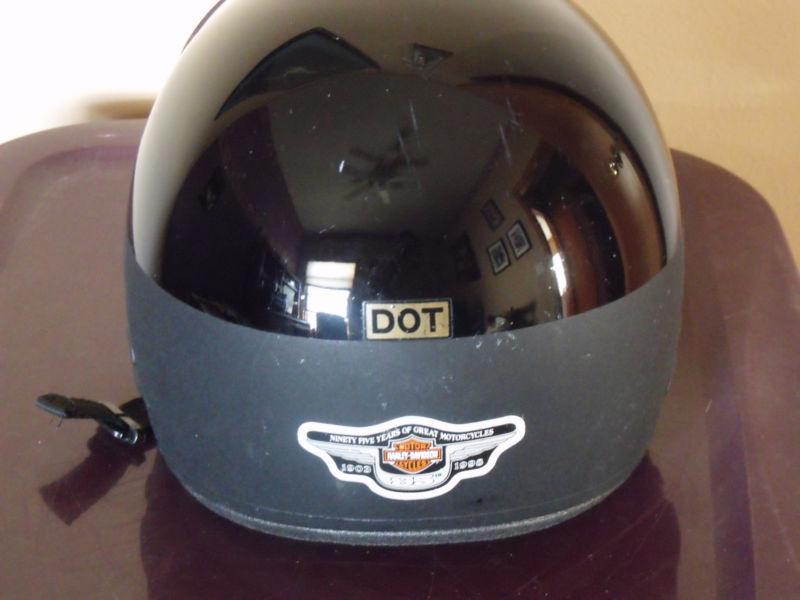 Harley-davidson 1998 dot retract. full shield helmet 95th anniv. sticker on back