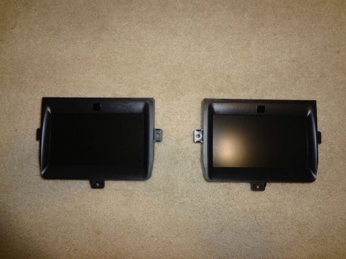 Range rover hse &amp; sport dvd headrest screens oem yip500340 land rover