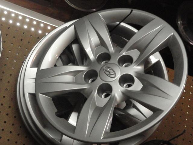  2009  hyundai santa fe 5 spoke 16" hub caps hubcaps 