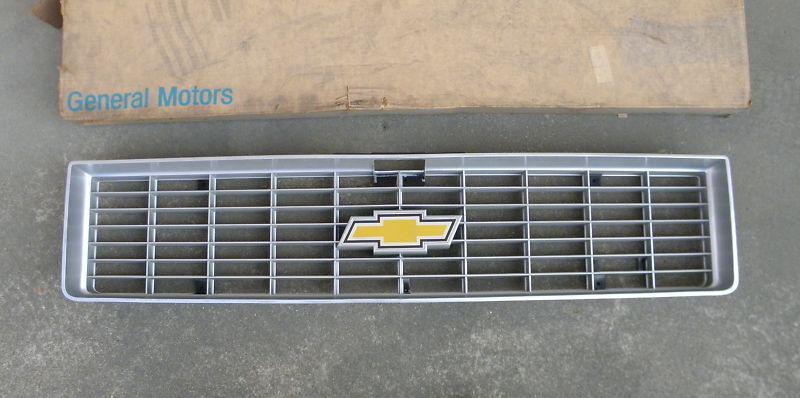 Nos 1973 73 1974 74 chevy truck ck 10 20 30 blazer suburban grille grill gm