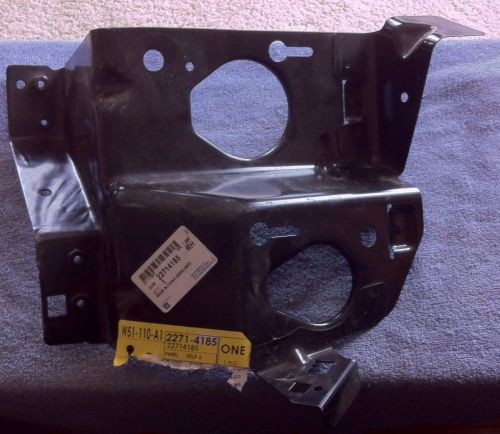 New oem gm fender mounting bracket right front - gm # 22714185 - 2006 - 2011 hhr