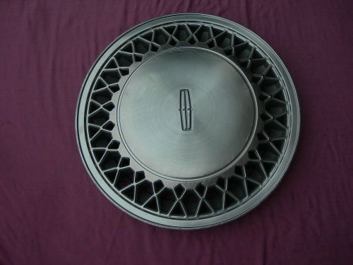 88 1988 lincoln town car hubcap 15&#034; driver