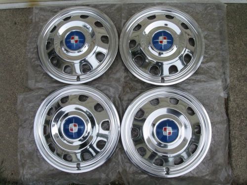 Airstream travel trailer hubcaps wheel covers argosy overlander safari-nos