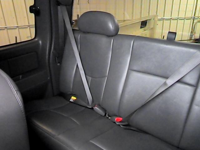 2006 chevy silverado 1500 rear seat belt & retractor only rh passenger gray