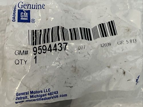 Genuine gm -- wheel nut cap -- #9594437 -- new -- oem