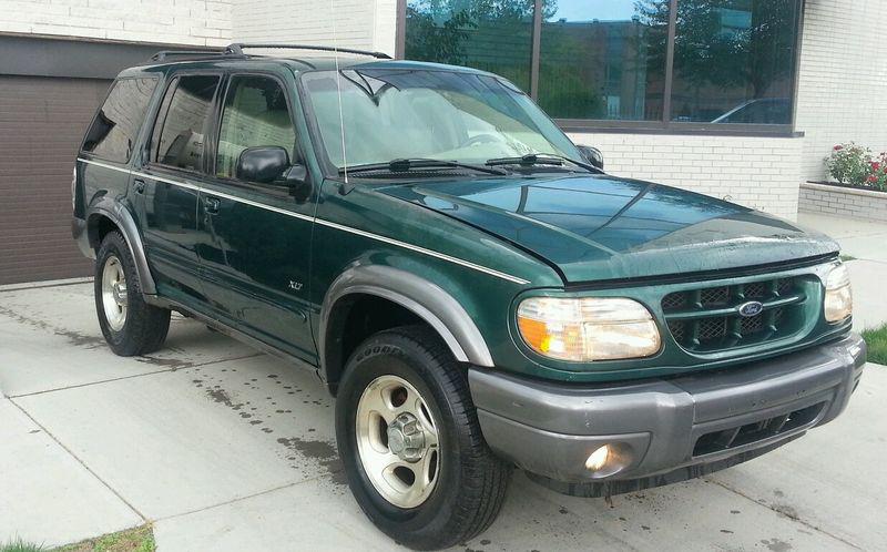 2000 ford explorer xlt 