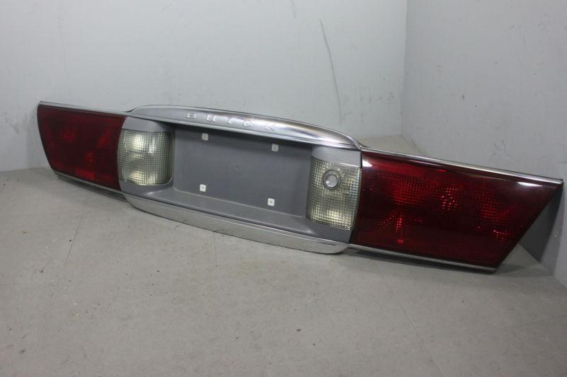 00-05 buick lesabre le sabre center taillight tail light lamp finish panel *ar