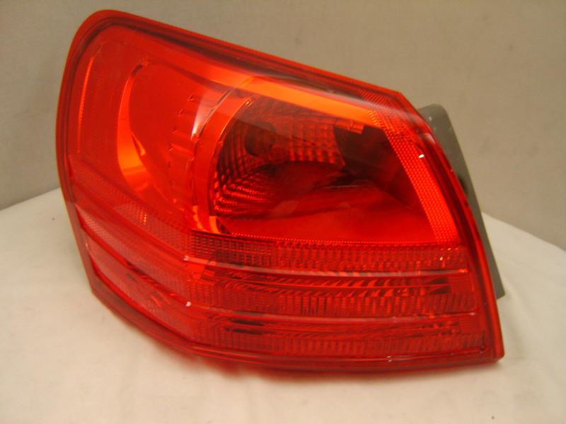 Nissan rogue left tail light 08 09 10 11 12 oem