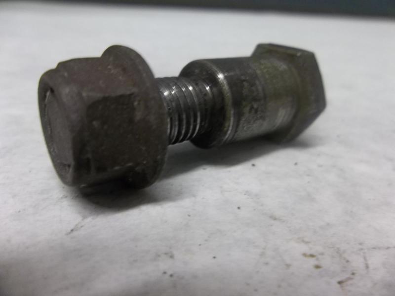 02 suzuki bandit 600 s - kickstand bolt