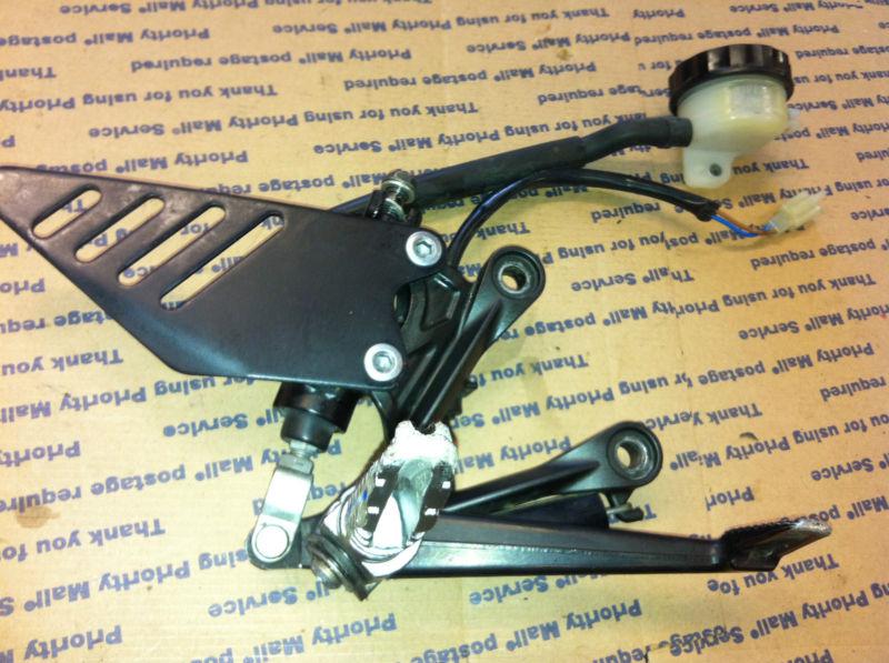 09 10 11 zx6r right side rear set brake lever bracket zx6 zx 600 oem nice 