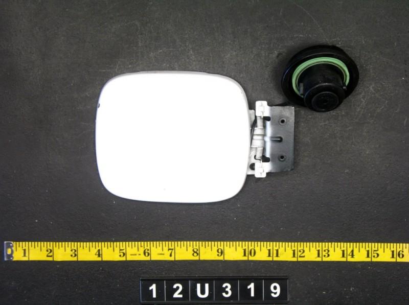 04 vue fuel filler door lid gas tank cover cap oem white 12u319