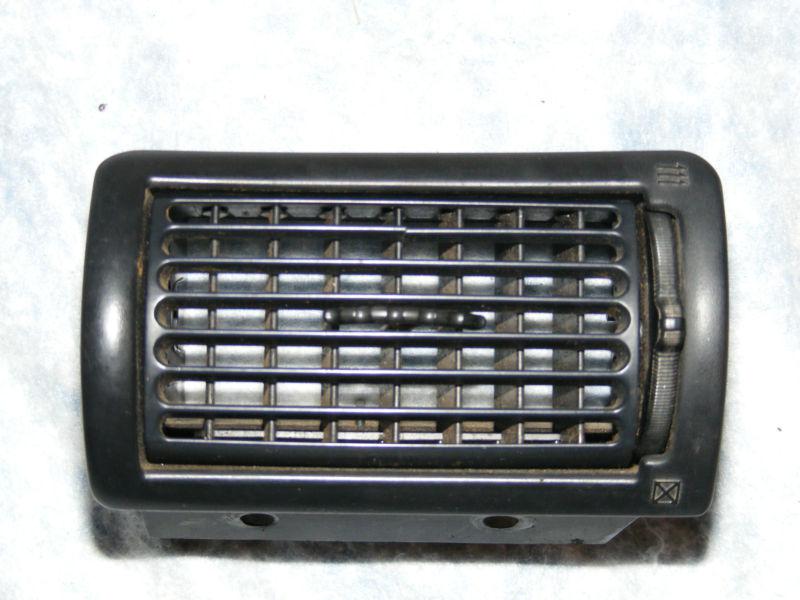 1994-1998 ford mustang right ac vent black