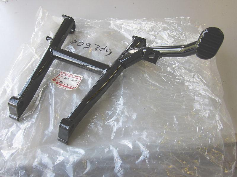 Kawasaki zx600 gpz 600 a1-a3 ninja 600 85-87 main center stand 34011-1121 nos