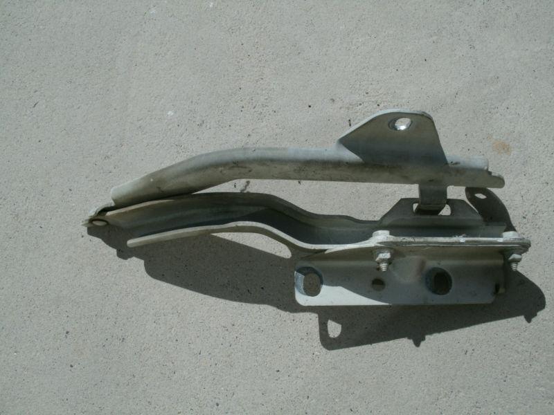 93-97 camaro firebird r/h passenger hand side driver hood hinge mount 