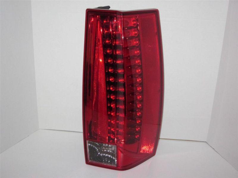 New 07 08 09 10 11 12 cadillac escalade passenger right side tail light lamp oem