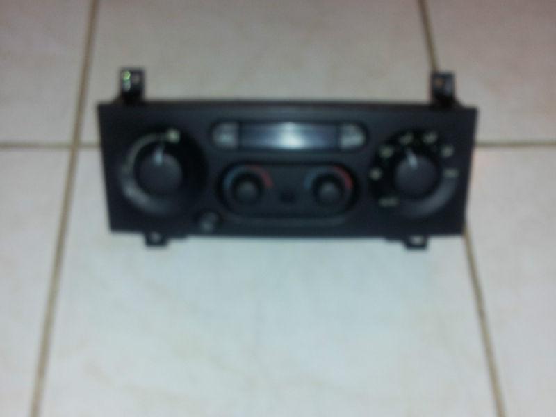 99 00 01 02 03 04 jeep grand cherokee laredo climate control a/c