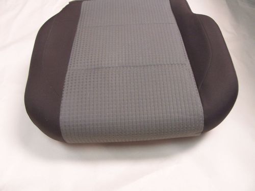 Nissan titan 2005-06 right front seat cushion assembly &amp; cushion cover  gray