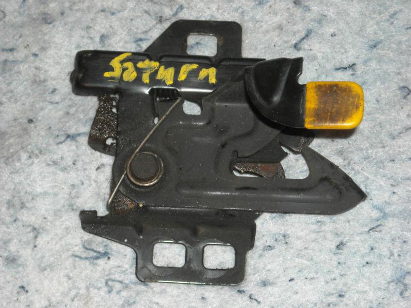 Sell 00 01 Saturn S Series Hood Release Latch Assembly In Richmondville 