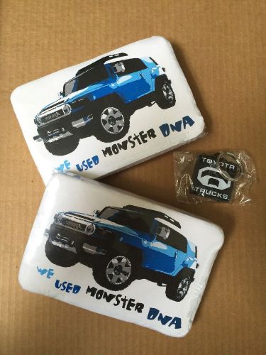 2 size large toyota fj cruiser tshirt factory sealed + plastic toyota keychain