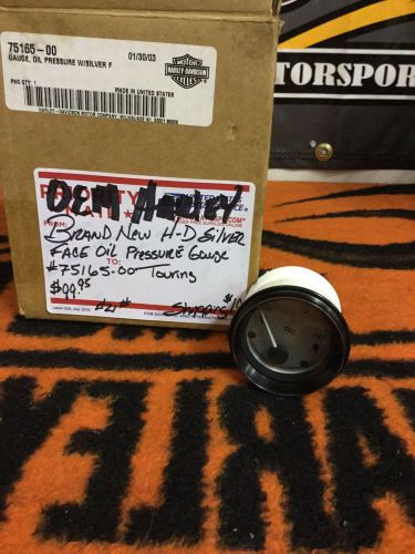 Oem harley brand new silver face oil pressure gauge touring