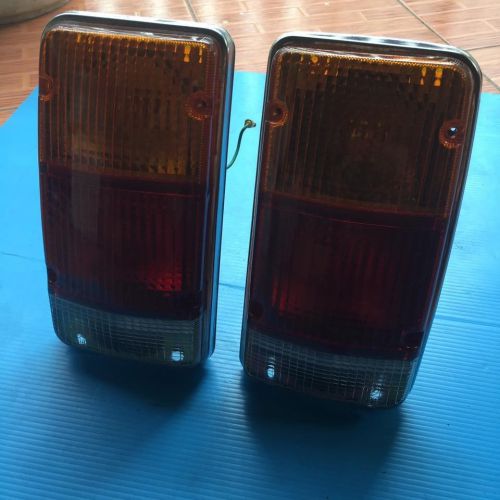 Toyota hiace rh11 rh16 urvan tail light rear lamp genuine nos japan