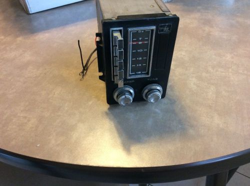 Antique car radio am