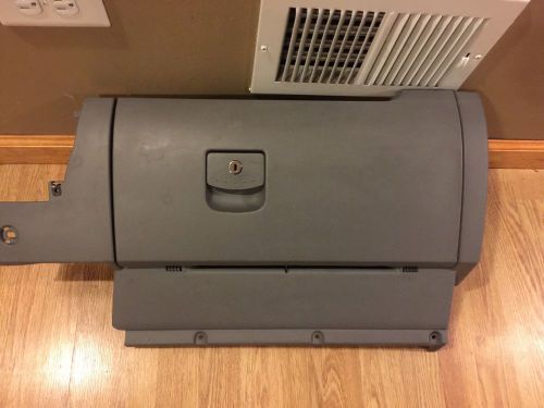 98 99 00 01 02 03 04 05 06 07 08 09 vw volkswagen beetle glovebox gray